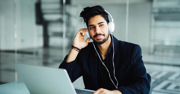 employee listening to healthy events podcast